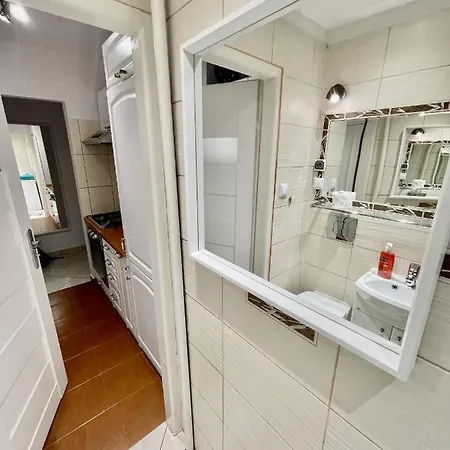 Apartment 4 Metro Wifi 70'tv Netflix Appletv