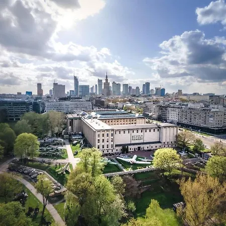 4 Metro Wifi 70'tv Netflix Appletv Warsaw