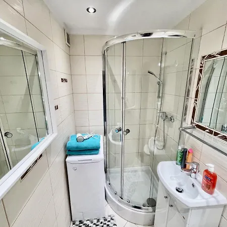 4 Metro Wifi 70'tv Netflix Appletv Apartment *