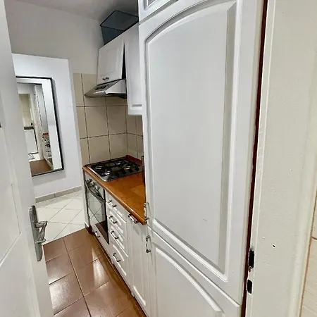 Apartment 4 Metro Wifi 70'tv Netflix Appletv *