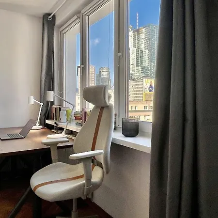 4 Metro Wifi 70'tv Netflix Appletv Warsaw