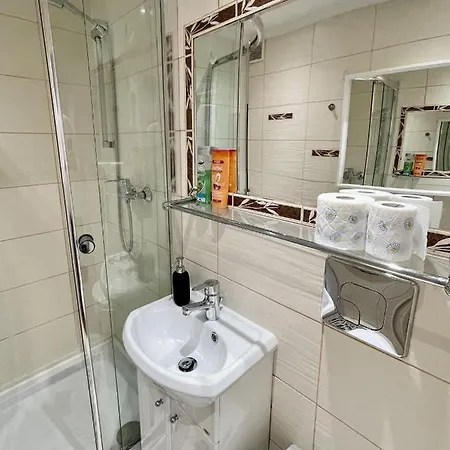 4 Metro Wifi 70'tv Netflix Appletv Appartamento *